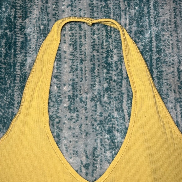NEVER WORN AMERICAN EAGLE YELLOW HALTER TOP - Picture 2 of 4